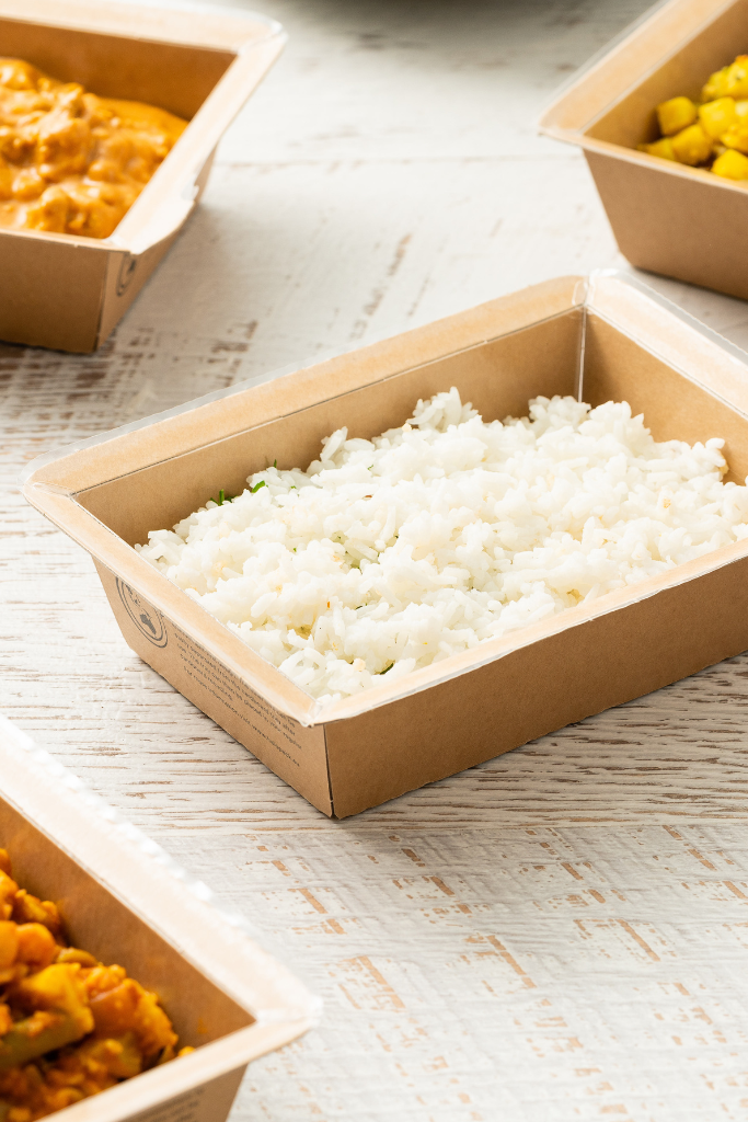 A kitchen staple: our 1kg Steamed Rice, ready to accompany any meal or even transform into a quick dessert, serving 4